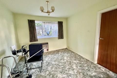 4 bedroom semi-detached house for sale, Trenance Gardens, Greetland, Halifax