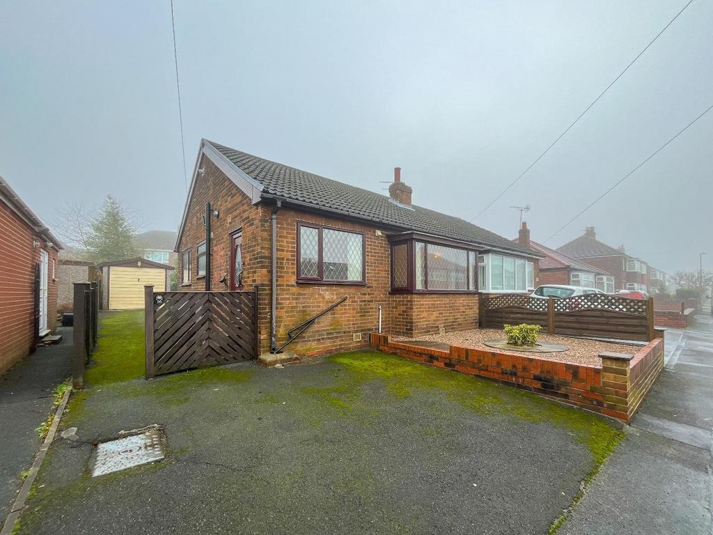Ullswater Avenue, Hanging Heaton,Dewsbury 2 bed semidetached bungalow