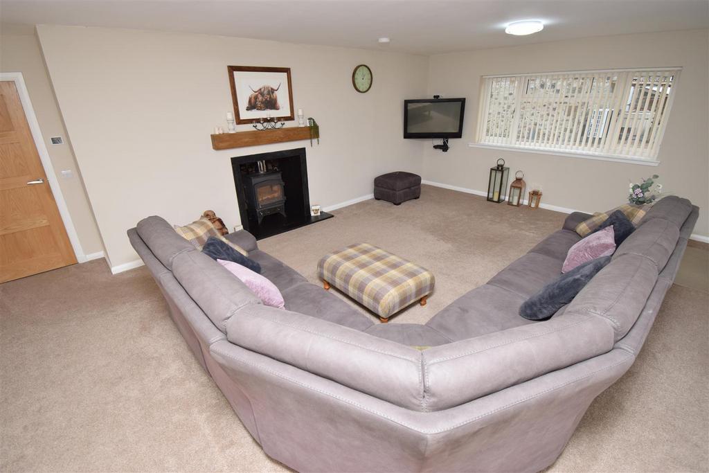 Lounge 2.jpg