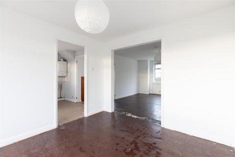 208 Oakbank Road, Perth, PH1 1EG