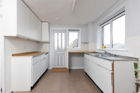 208 Oakbank Road, Perth, PH1 1EG
