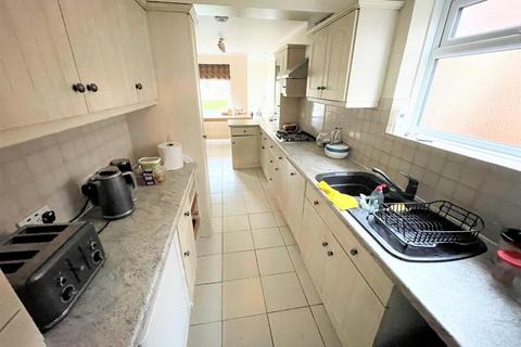 4 bedroom semi-detached house for sale, Mount Grove, Edgware, HA8