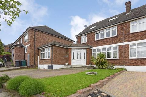 24 The Reddings, London, NW7 4JR