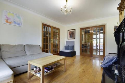24 The Reddings, London, NW7 4JR