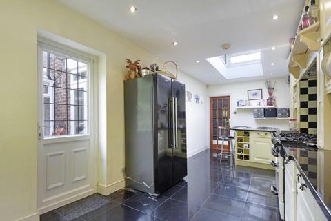 24 The Reddings, London, NW7 4JR