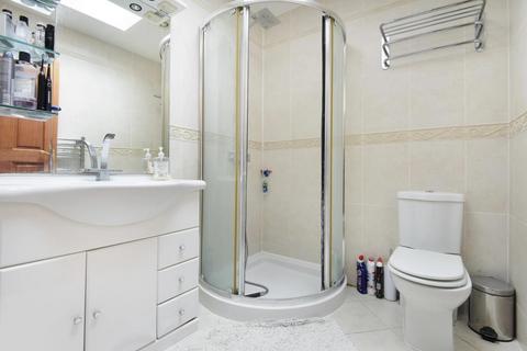 24 The Reddings, London, NW7 4JR