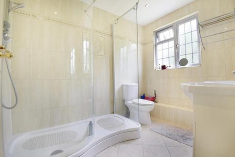 24 The Reddings, London, NW7 4JR