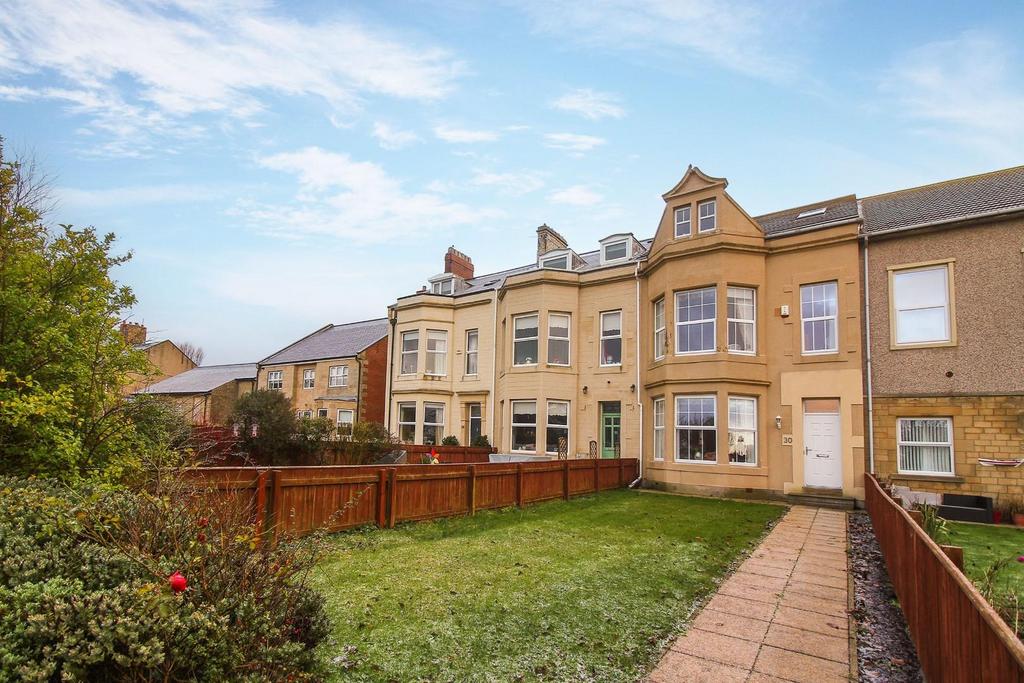Front Street, NewbigginByTheSea 6 bed terraced house for sale £425,000