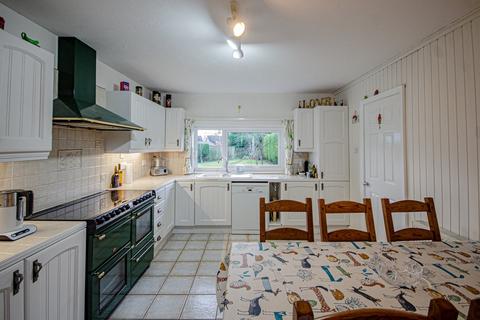 2 Foxes Hey, Cuddington, Northwich, CW8 2UU