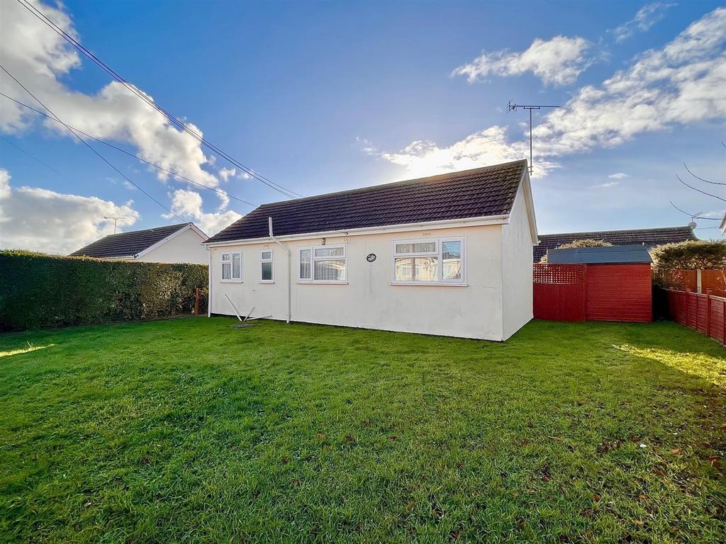 Four Acres Estate, Hemsby 3 bed detached bungalow for sale £120,000