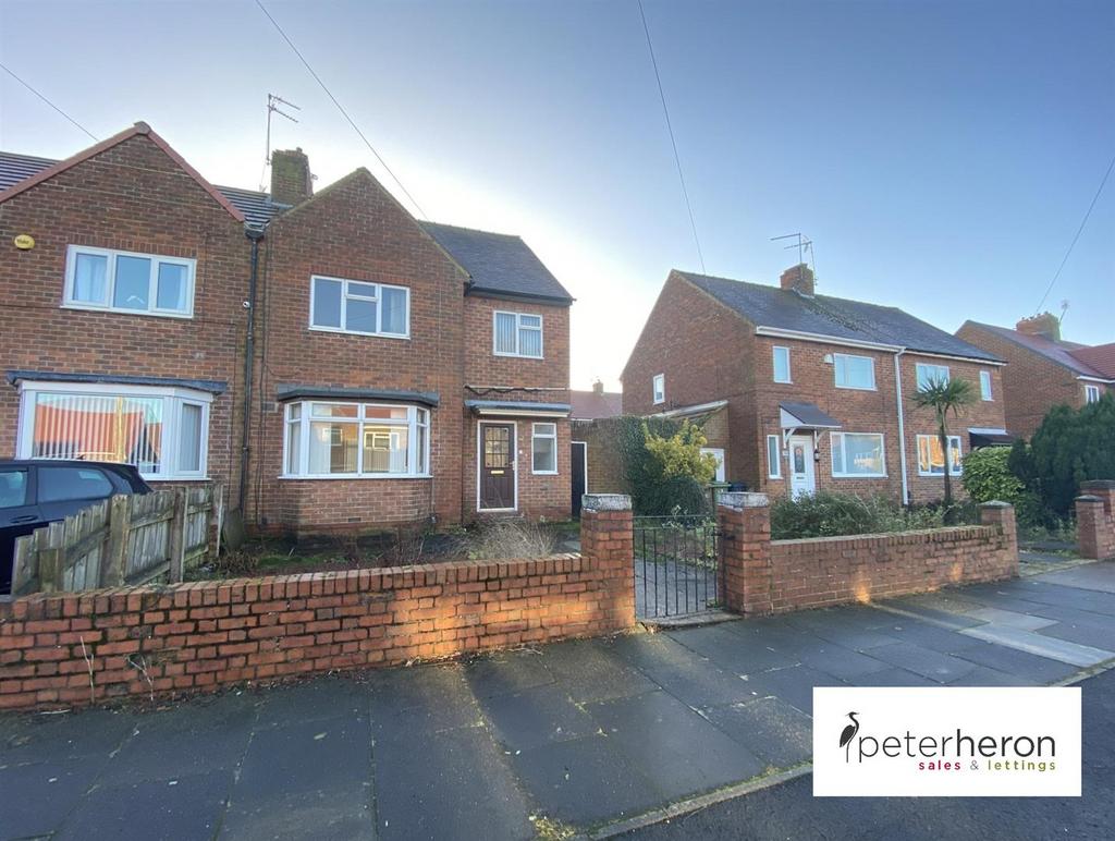 Norfolk Avenue, Silksworth, Sunderland 3 bed semidetached house for
