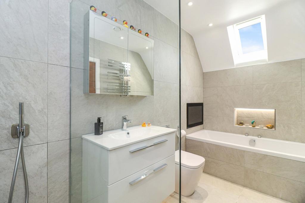 En Suite Bathroom