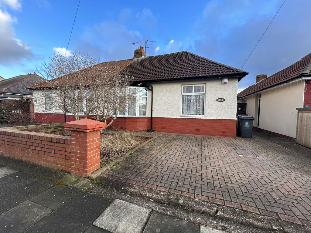 Grange Park, Whitley Bay, Tyne and Wear, NE25 9RX 2 bed bungalow for