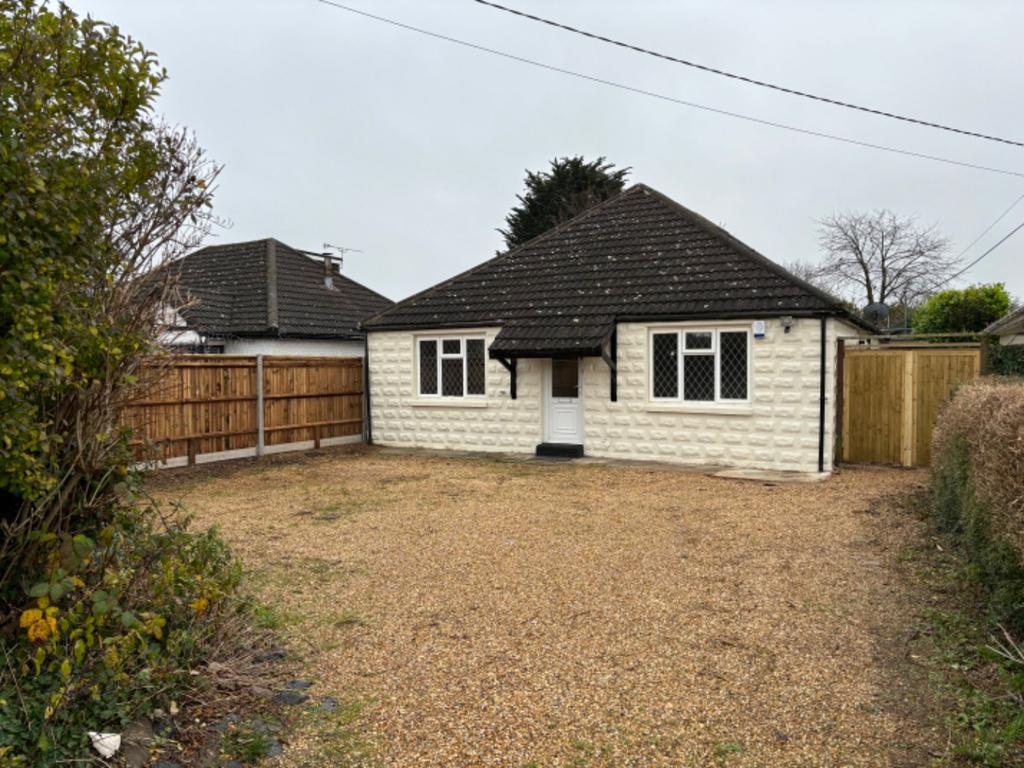 Holbury Drove, Southampton, SO45 5 bed detached house £1,800 pcm (£