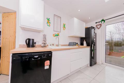 105 Cardinal Square, Leeds, LS11 8HS