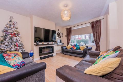 105 Cardinal Square, Leeds, LS11 8HS