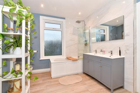 22 Longfield Road, Dover, CT17 9QT