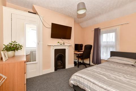 22 Longfield Road, Dover, CT17 9QT