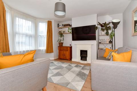 22 Longfield Road, Dover, CT17 9QT
