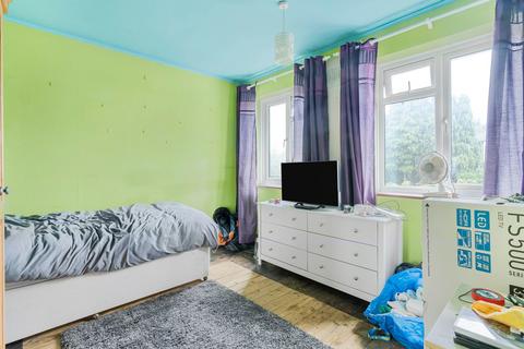 2 Blind Lane, Bourne End, SL8 5JX