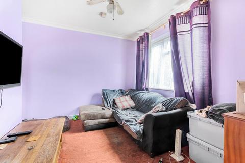 2 Blind Lane, Bourne End, SL8 5JX