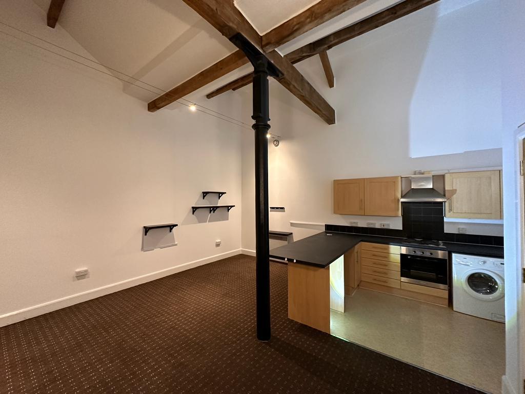 Savile Street, Kirklees 2 bed flat to rent £700 pcm (£162 pw)