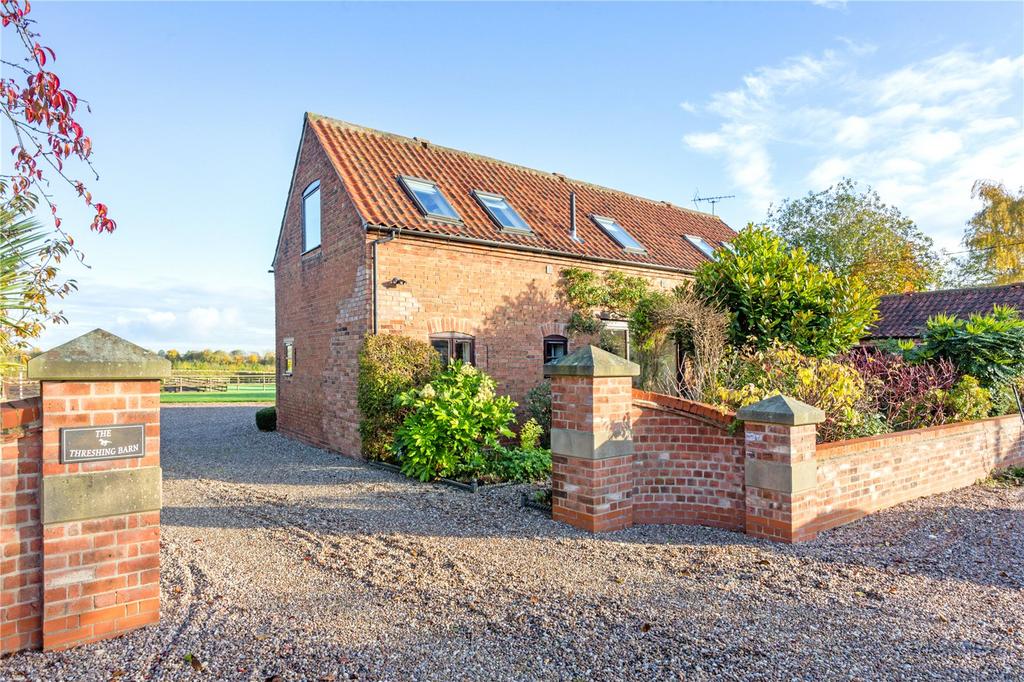 Main Street, Flintham, Newark... 4 bed equestrian property for sale £