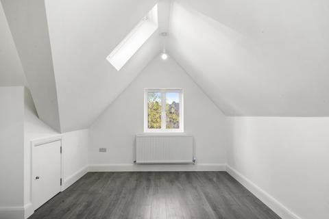 2 bedroom flat to rent, Watford, WD25