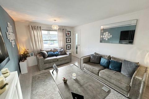 33 Meadside Avenue, Kilbarchan, Johnstone, PA10 2LA
