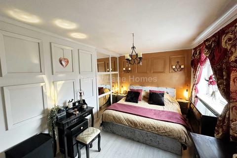 33 Meadside Avenue, Kilbarchan, Johnstone, PA10 2LA