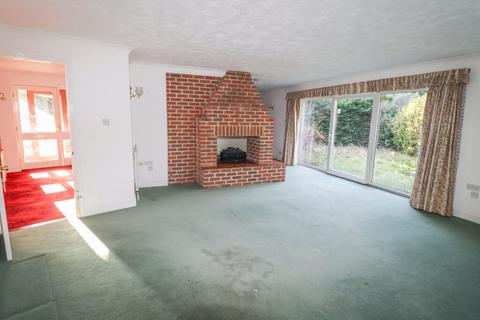 2 bedroom detached bungalow for sale, St Thomas Avenue, Hayling Island