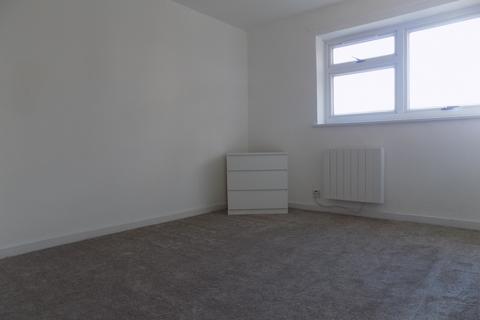 1 bedroom flat to rent, Gregories Close, Luton, Bedfordshire