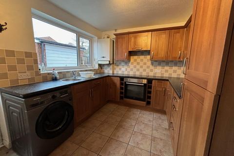 2 bedroom semi-detached house to rent - Dovebridge Close, Sutton Coldfield, West Midlands, B76