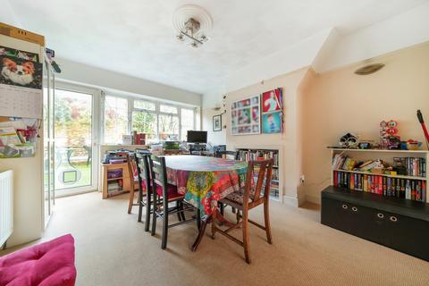 11 Donnington Grove, Southampton, SO17 1RW
