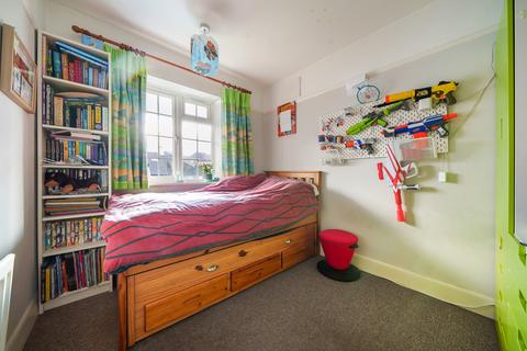11 Donnington Grove, Southampton, SO17 1RW