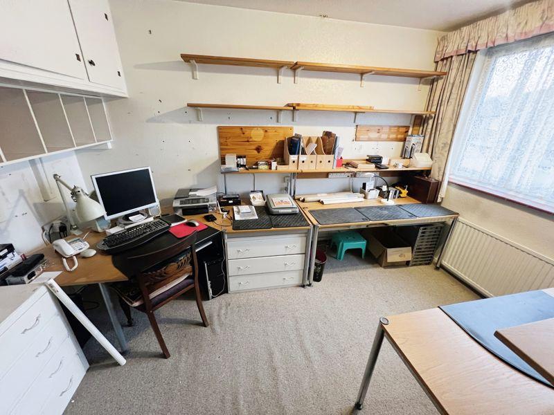 Bedroom 3/office