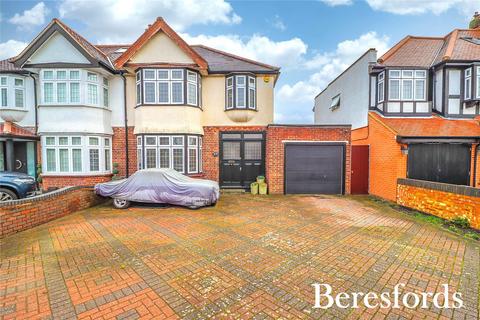 209 Corbets Tey Road, Upminster, RM14 2YW