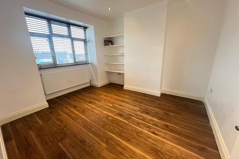 3 bedroom detached house to rent, a Hertford Road, Enfield