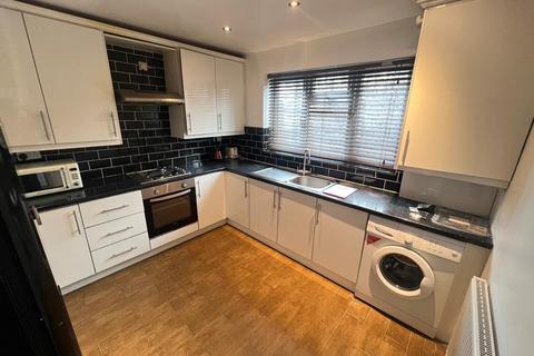 3 bedroom detached house to rent, a Hertford Road, Enfield