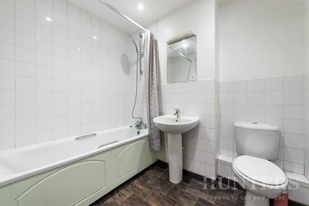 Flat 34, Eileen Lenton Court N15 4 UR-5.jpg