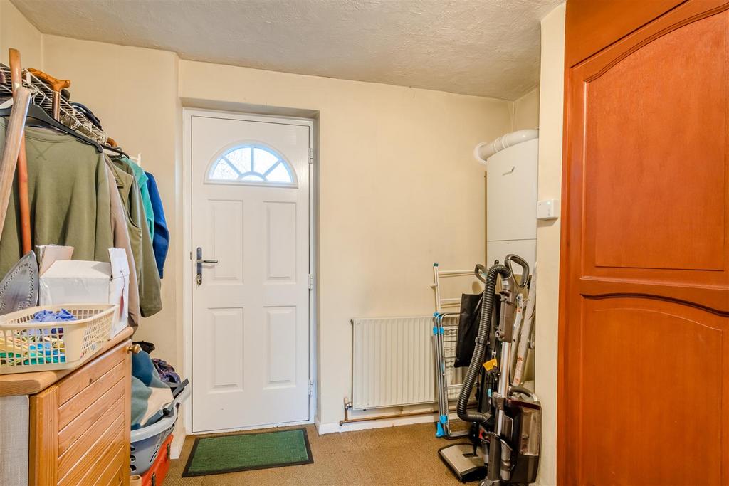 8579473-interior16.jpg