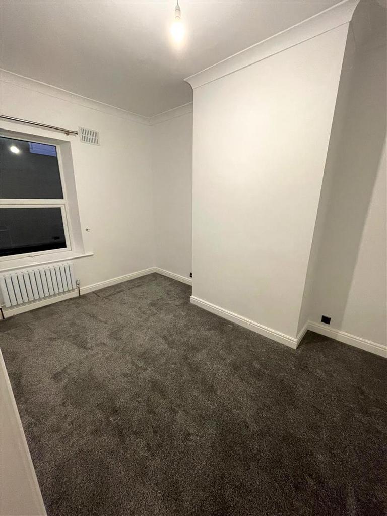 Bed 1.jpg