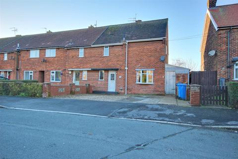 3 bedroom end of terrace house for sale - The Close, Cottingham