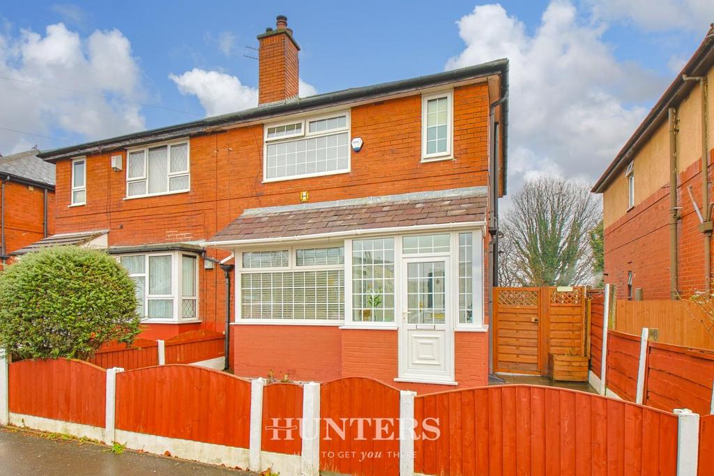 Kenyon Lane, Middleton M24 2 bed semidetached house £180,000