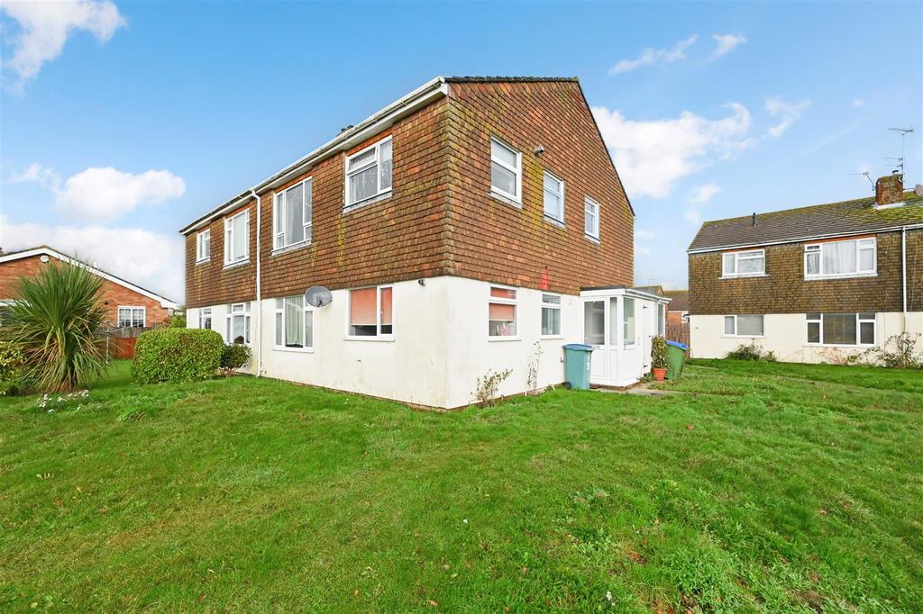 New Barn Lane, North Bersted 2 bed apartment £1,100 pcm (£254 pw)
