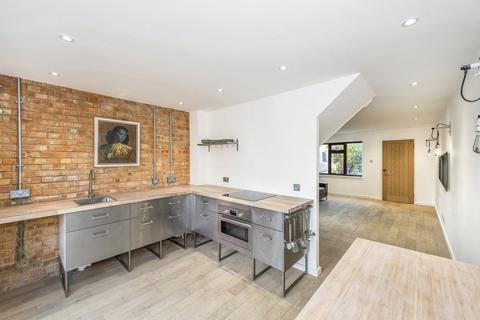 9 Selkirk Drive, Erith, DA8 3QR