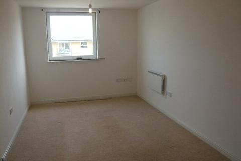 2 bedroom flat for sale, Hamlyn House, Feltham
