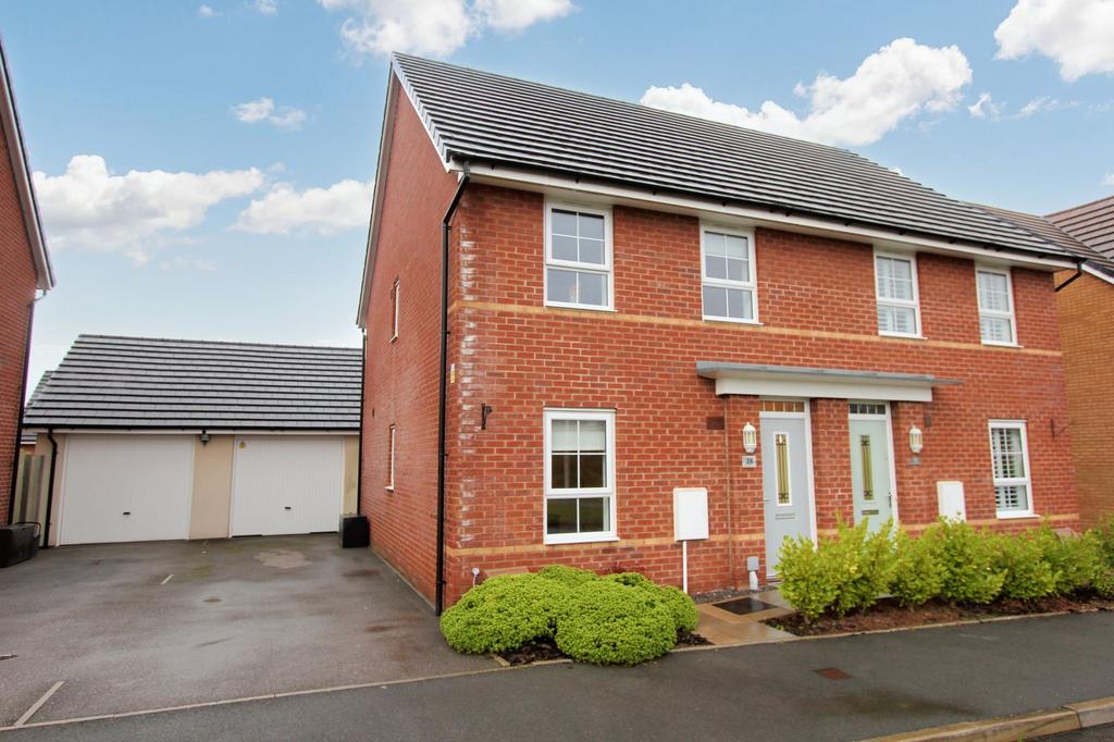 Green Meadow Close, St. Athan, CF62 3 bed townhouse for sale £269,950