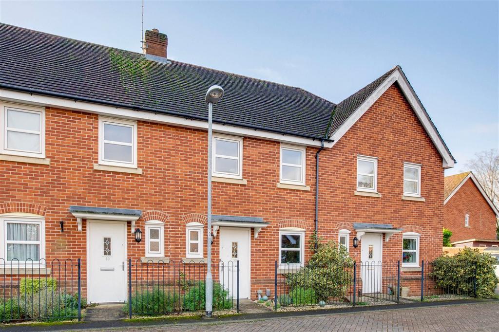 School Close, High HP13 2 bed terraced house £400,000