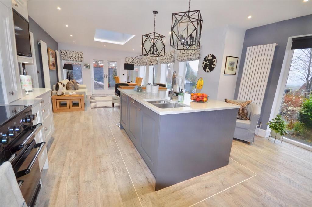 Open Plan Kitchen &amp; Family Room